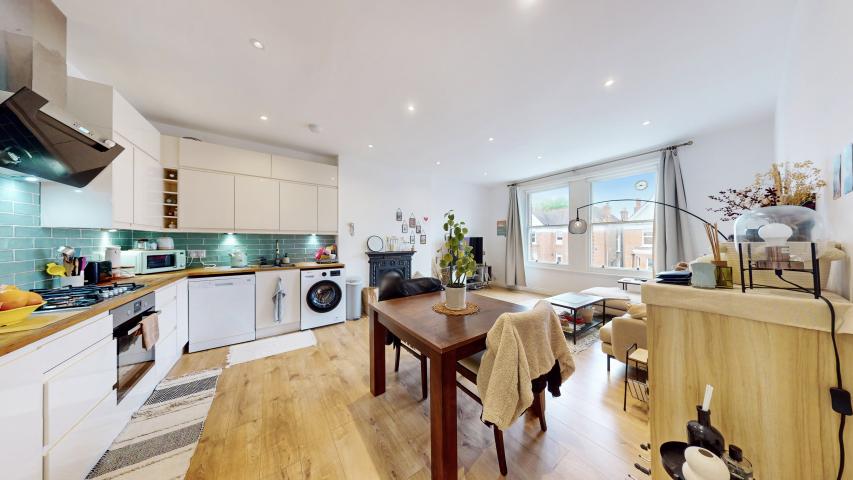 Stunning South Hampstead Apartment Canfield Gardens, South Hampstead